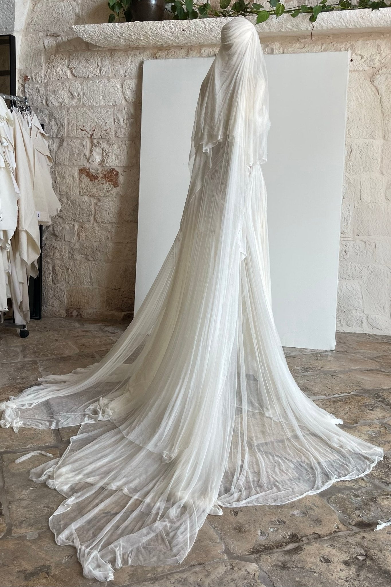 LIGEIA SILK VEIL – MARINA EEЯRIE display picture 1