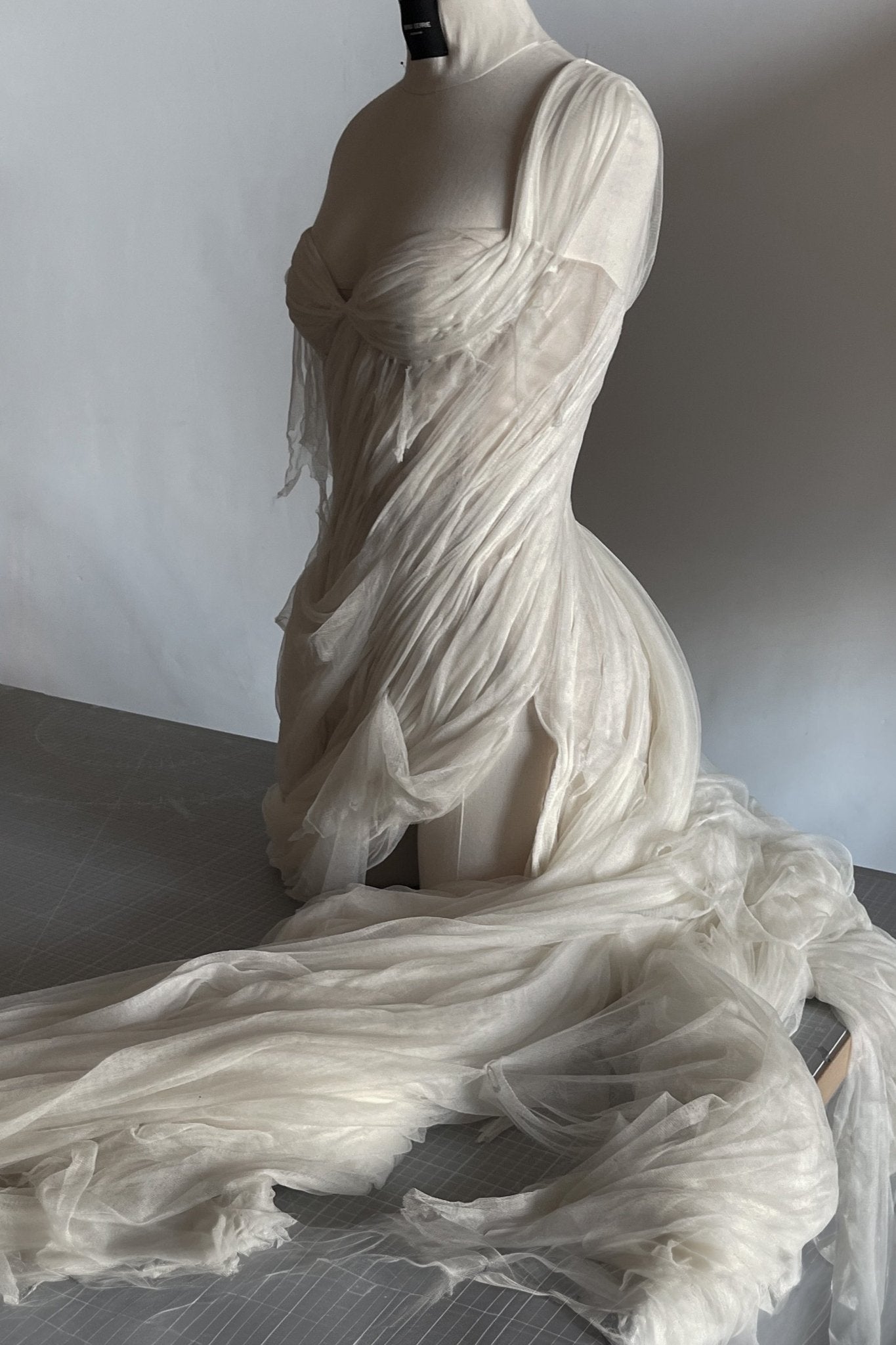 LIGEIA DRESS (CUSTOM-MADE) – MARINA EEЯRIE display picture 2